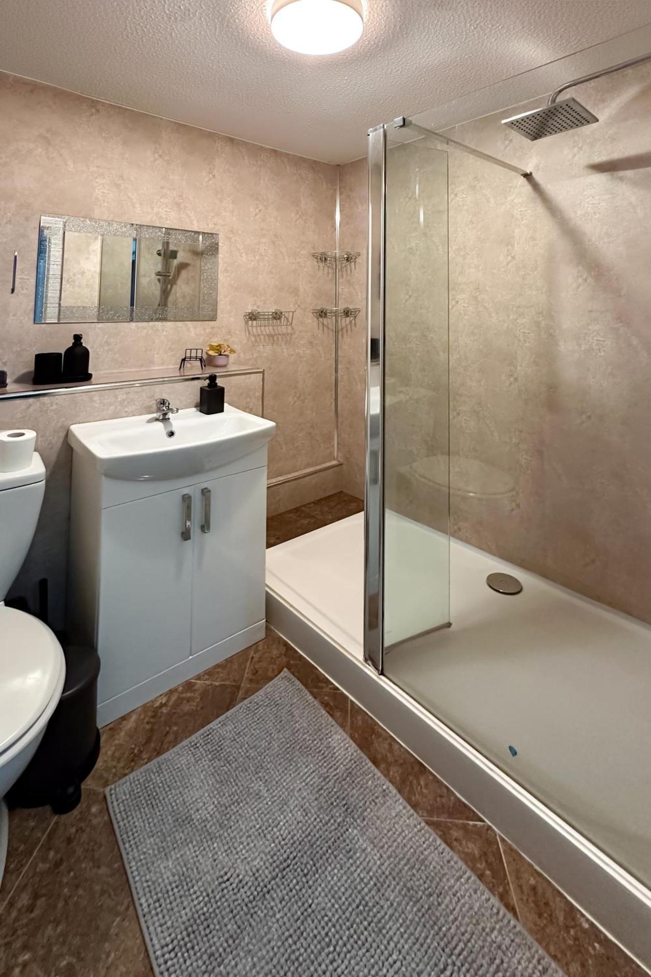 Brand New Scotland 3rooms Near Glasgow