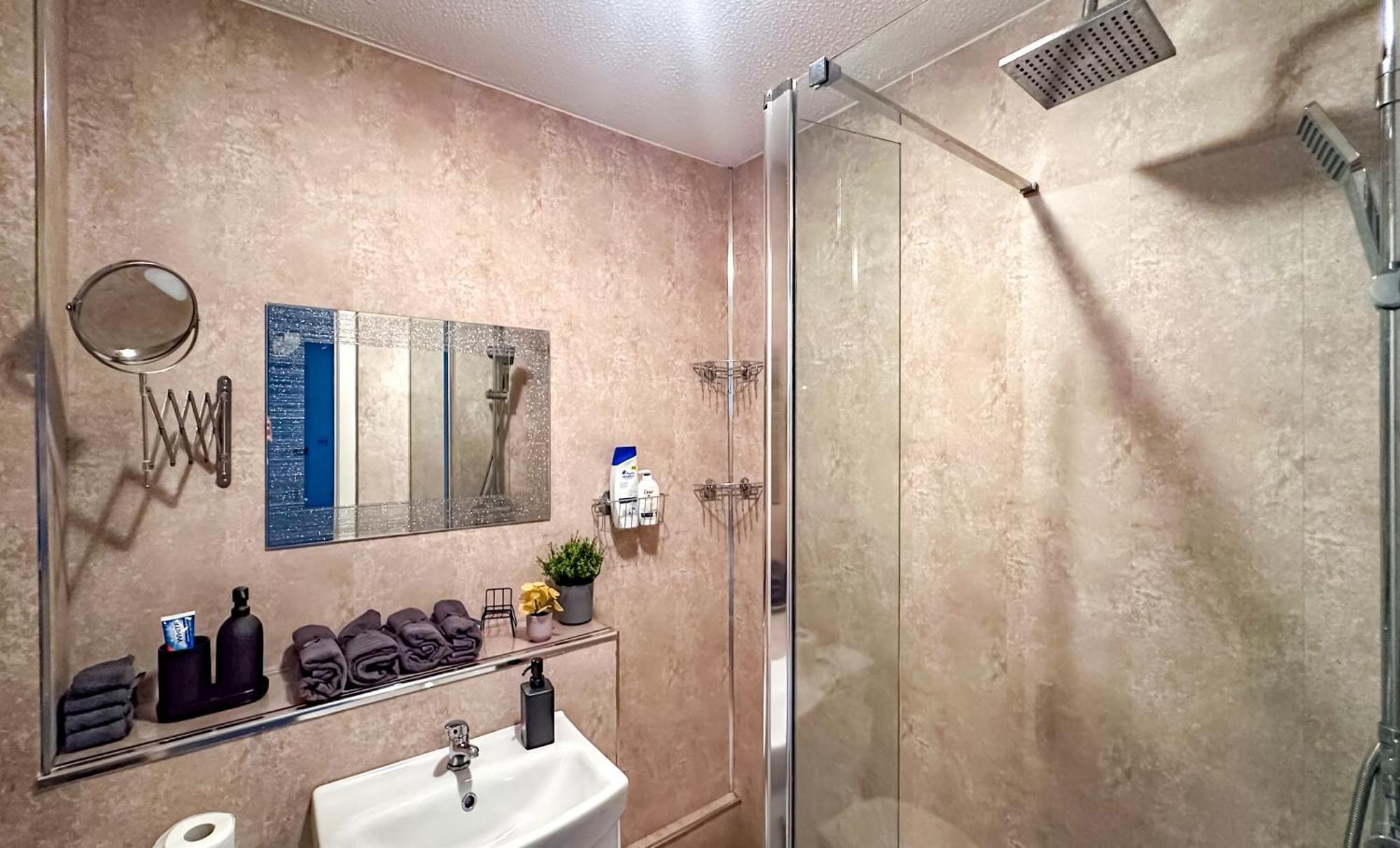 Brand New Scotland 3rooms Near Glasgow Apartment *